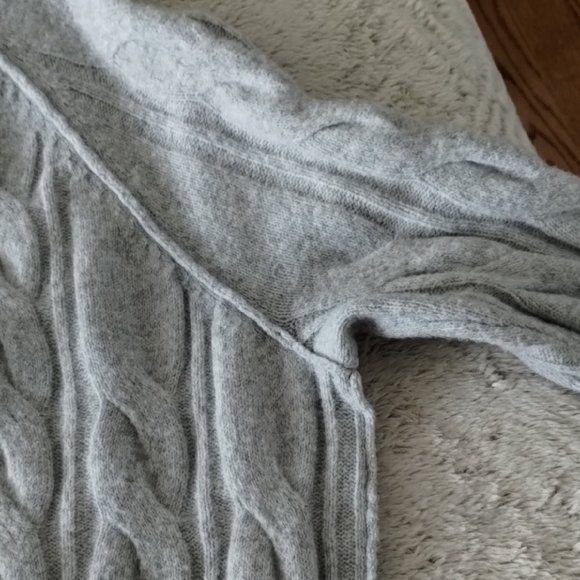 Aerie Gray Cable Knit Sweater - Picture 12 of 15